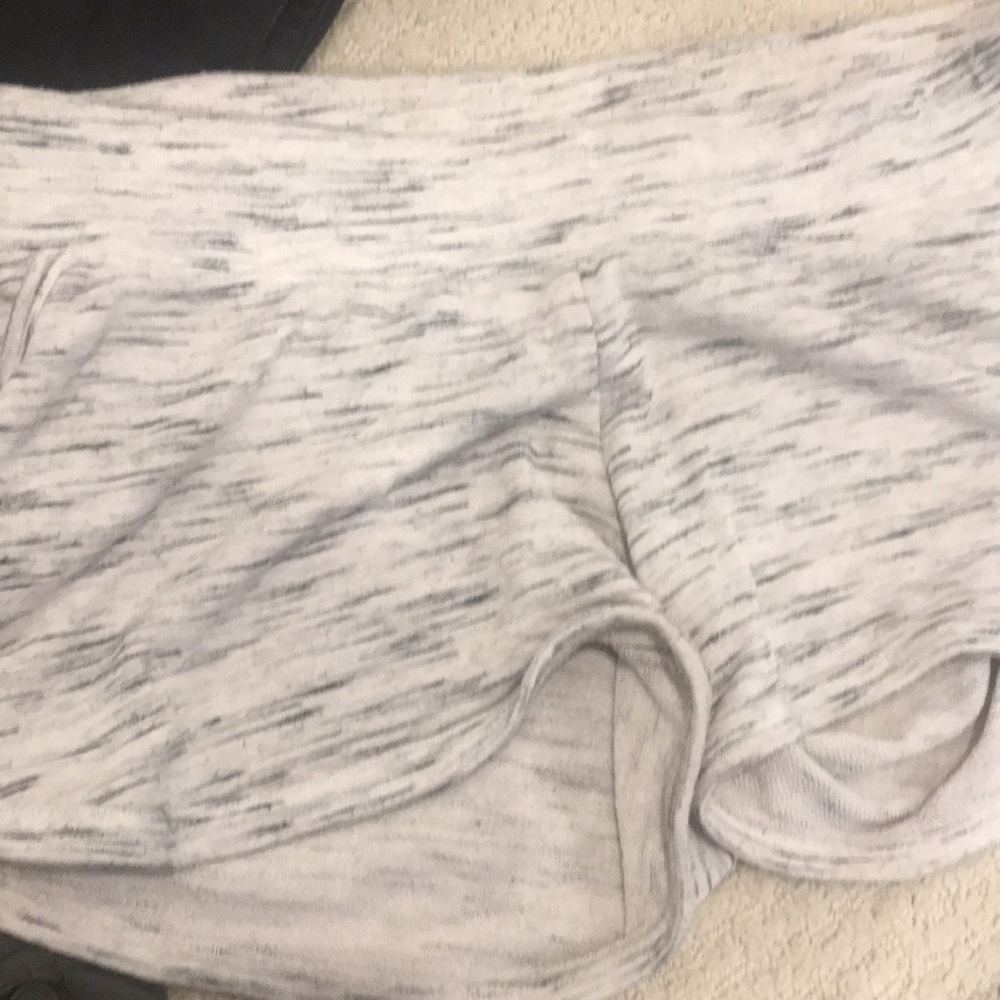 Maternity bottom bundle - Picture 6 of 7